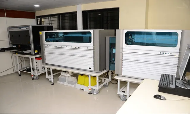 Roche Cobas AmpliPrep Analyzer Thumbnail